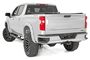 Chevrolet Silverado 2500 HD Oval Nerf Step - Rough Country - Black - '20-'24